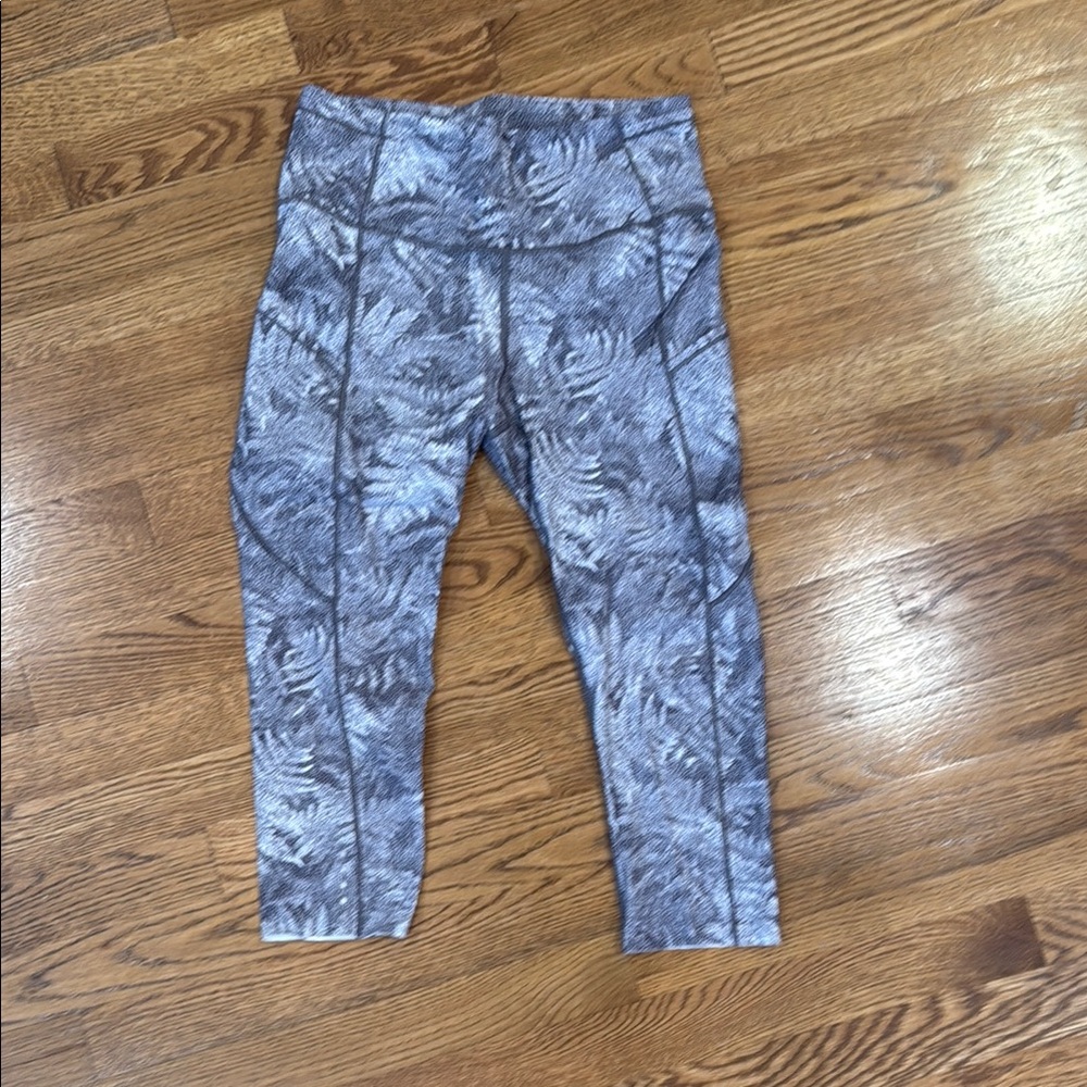 Lululemon fast and free crop 19” - kindred spirit alpine white multi